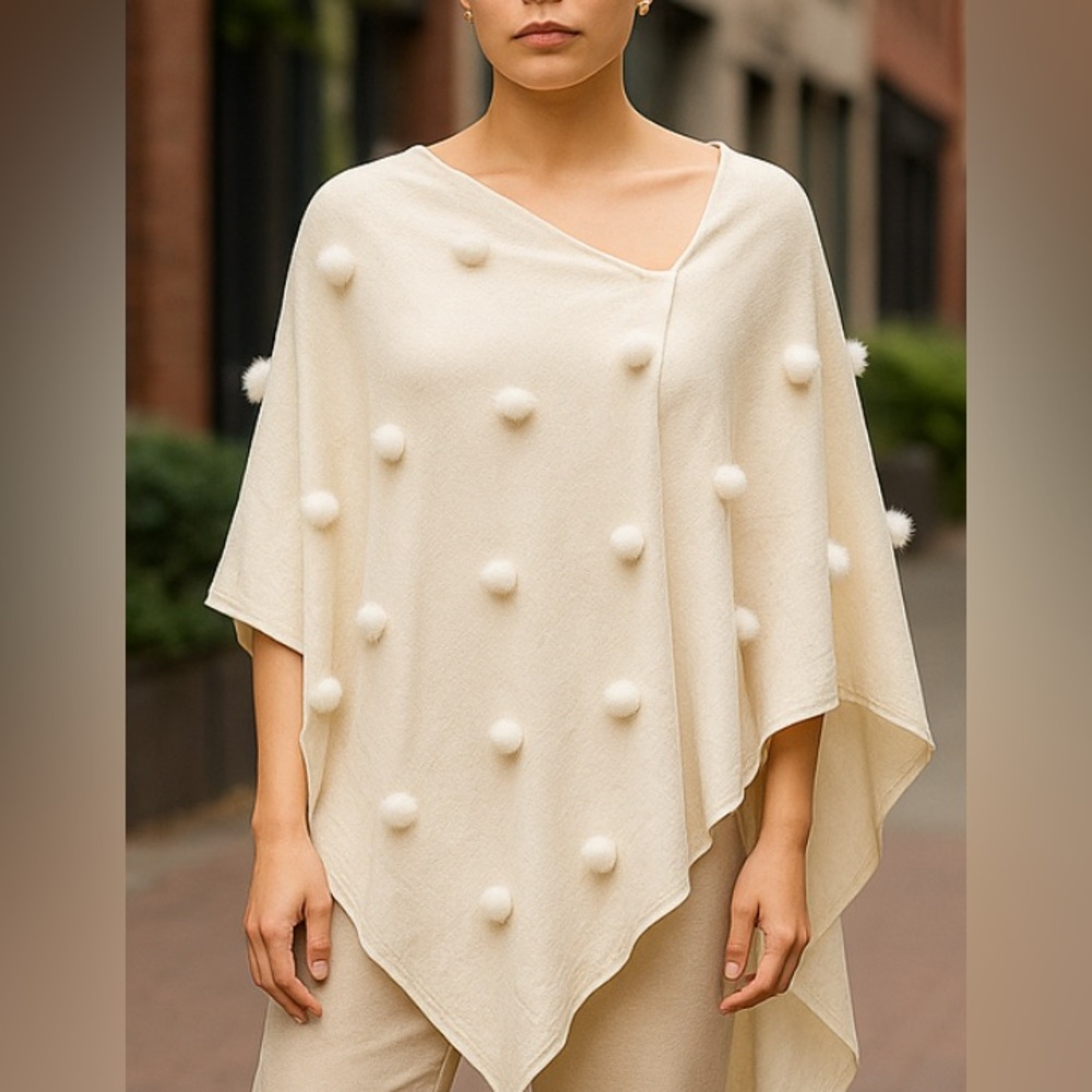 InCashmere Soft Cream Knit Poncho